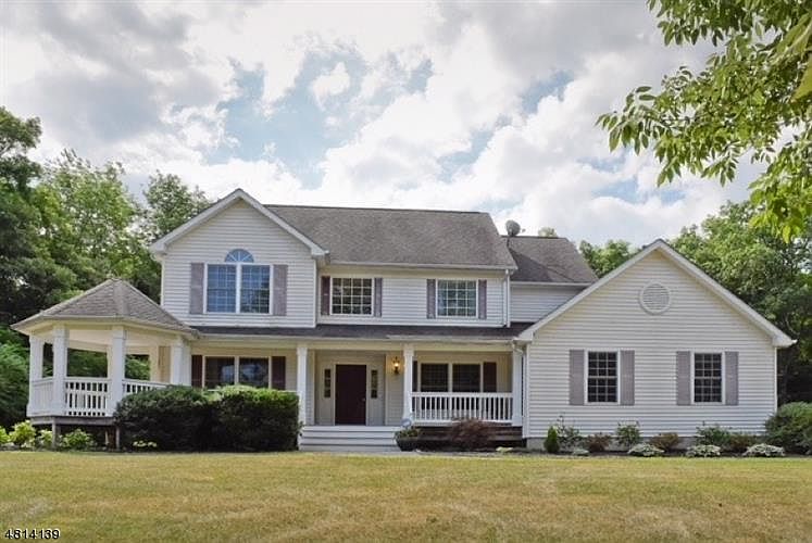 1st image of 7 Tallyho Ln
