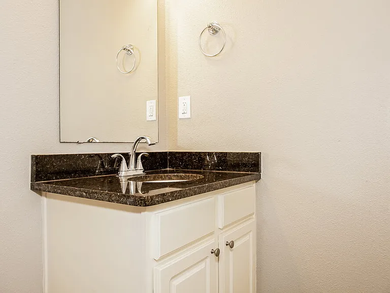 1131 Rainier Ln — Photo 15