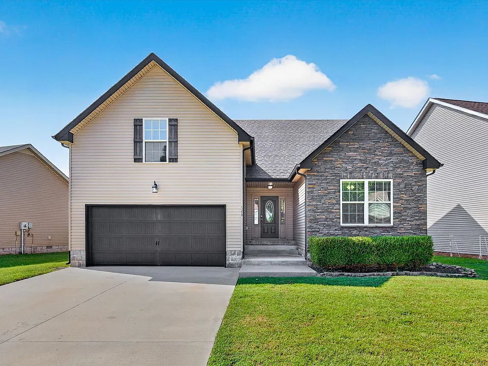 645 Fox Hound Dr