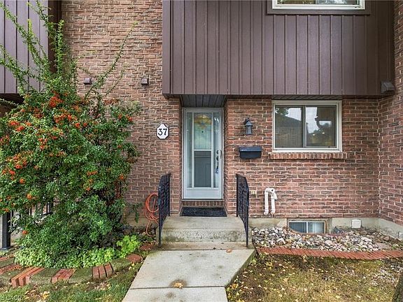 2nd image of 151 Linwell Rd #37