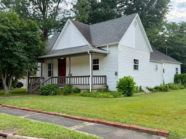 621 N 29th St, Herrin, IL 62948