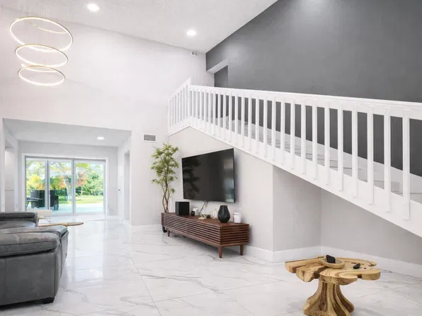 22454 Cypress Wood Ln, Boca Raton, FL 33428