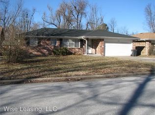 2431 S Dollison Ave, Springfield, MO 65807