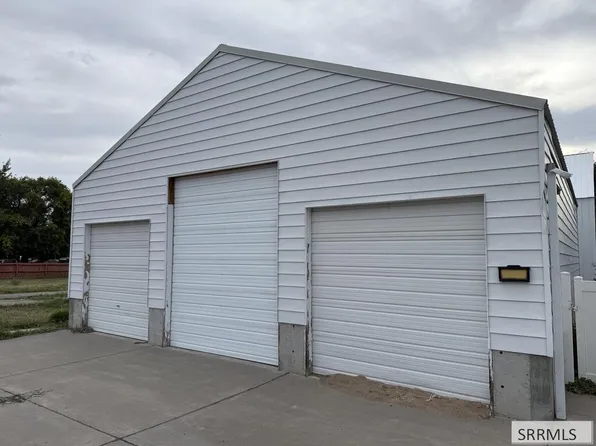 218 S 8th St, Ashton, ID 83420