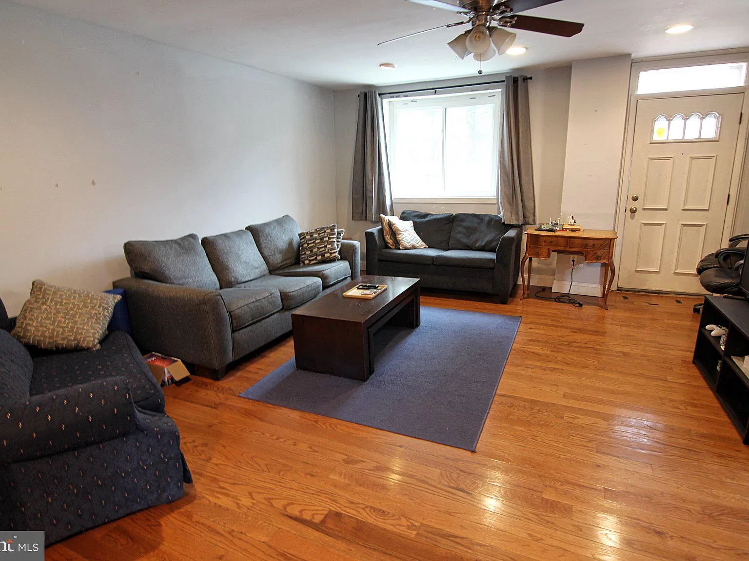 4 bed, 2.0 bath, 1938 sqft, $2,800 — Photo 3