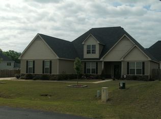 8 Seminole Ct, Fort Mitchell, AL 36856