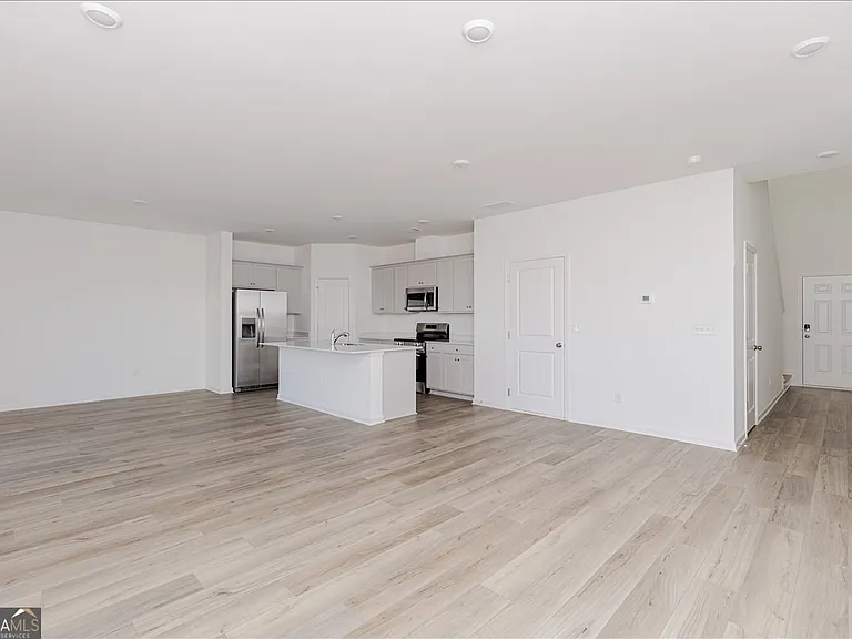 218 Hickory Ridge Trl — Photo 12