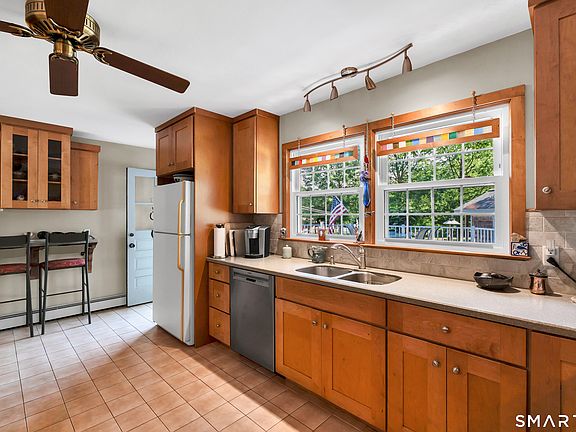 5th image of 32 Ives Avenue