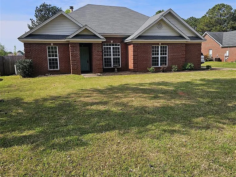 2563 Mitchell Creek Rd — Photo 2