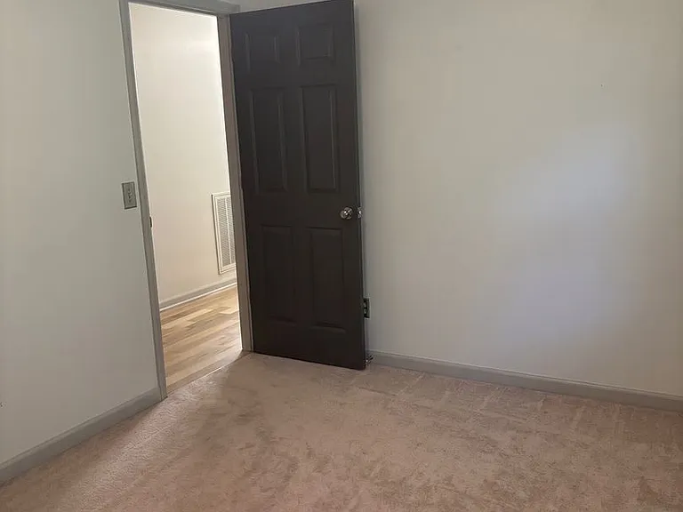 107 Nimitz Cir — Photo 12