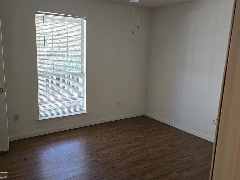 180 Pinewood Dr — Photo 6