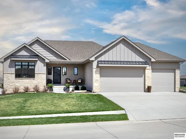 21714 K St, Elkhorn, NE 68022