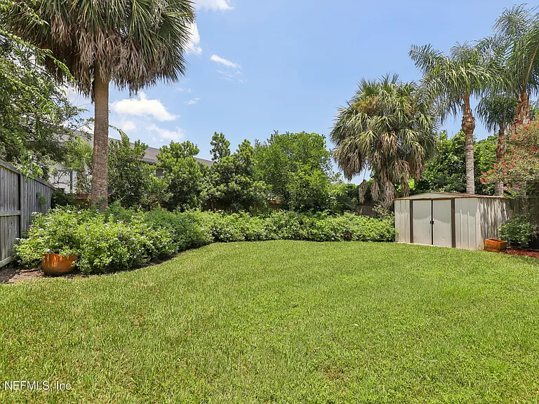 204 Crosstern Ct — Photo 38