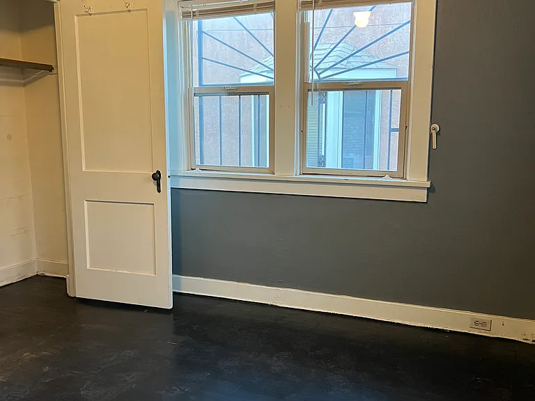 140 Girard Blvd NE — Photo 15
