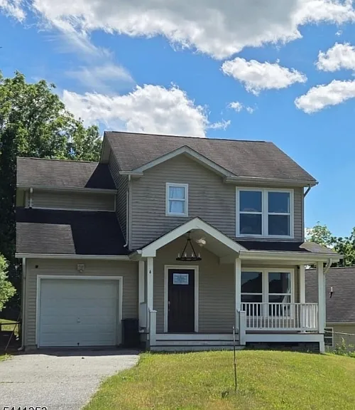 4 Michael Ct — Photo 1