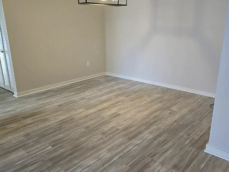 824 Forest Green Dr — Photo 9