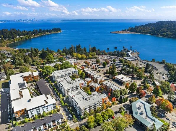 180 Harbor Square Loop NE #B421, Bainbridge Island, WA 98110