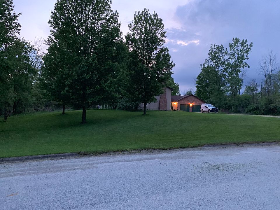 1st image of 3190 Seven Oaks Dr