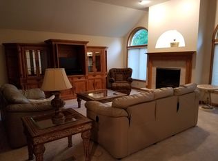 927 Troon Ct, Schererville, IN 46375