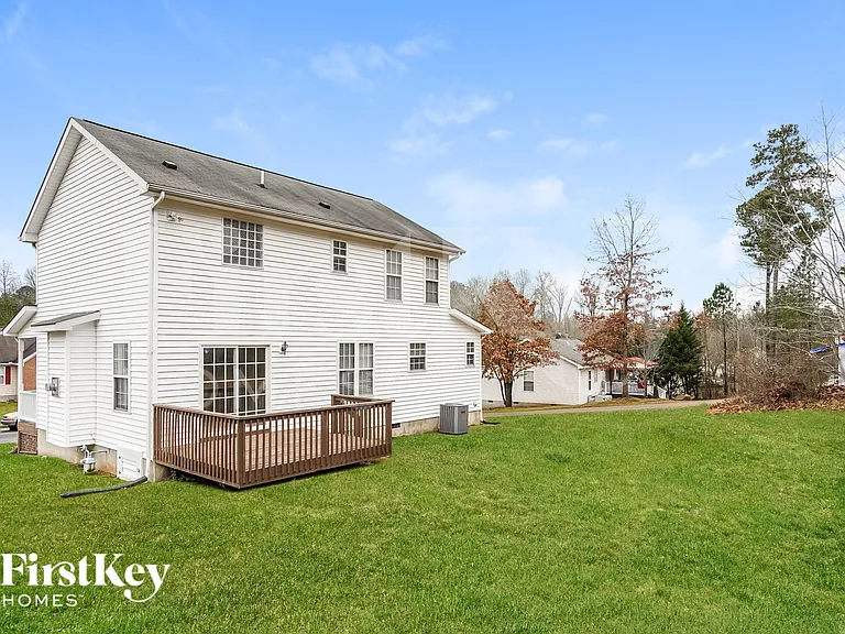 809 Hounds Chase Dr — Photo 16
