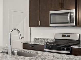 9804 N Solstice Ave, Tucson, AZ 85743