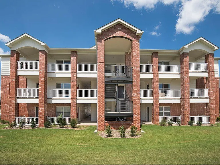 Walton Crossing Apartments — Photo 14
