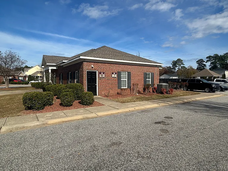 Club house with access to gym, pool!