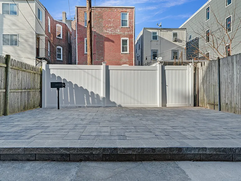 162 Cottage St #2B — Photo 21