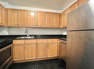 330 W 45th St APT 3M, New York, NY 10036