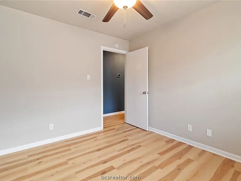 2100 Southwood Dr #24 — Photo 14