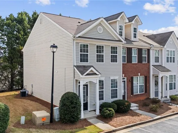 2743 Heathrow Dr, Lawrenceville, GA 30043