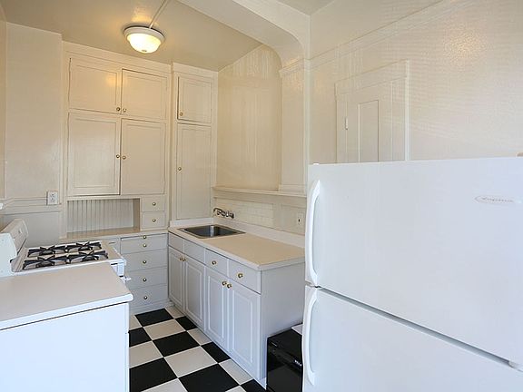 4th image of 3515 Fillmore St