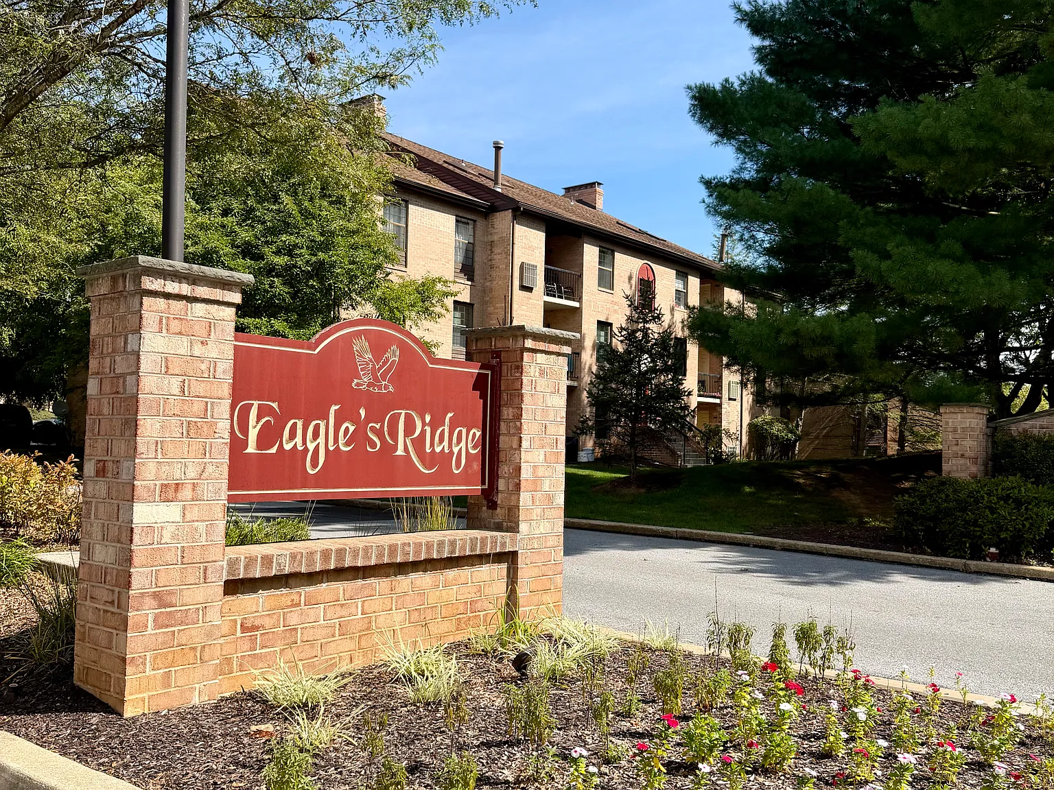 2 bed, 1135 sqft, $2,300 — Photo 2