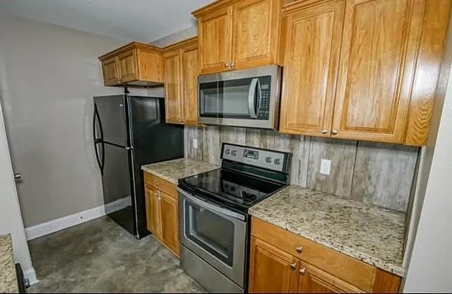 3 bed, 2.0 bath, 1150 sqft, $1,419 — Photo 4