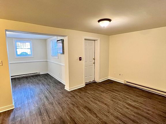 2nd image of 320 W Grace St #B-d