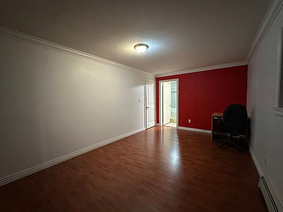 4th image of 2886 Norman Ave