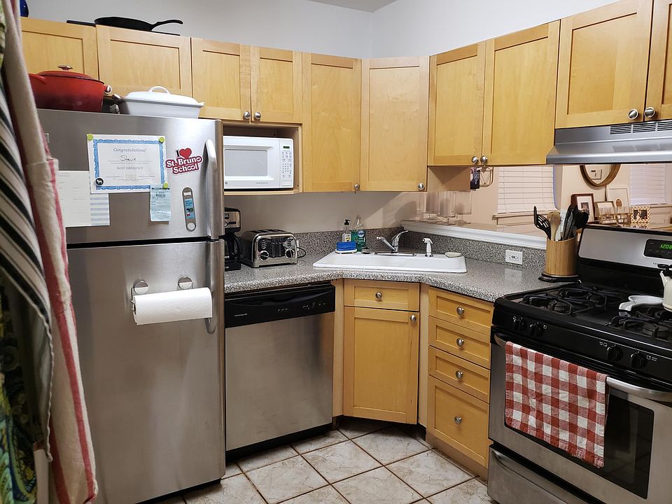 1st image of 2043 1/2 N Wolcott Ave #1R
