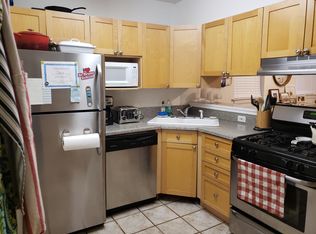 2043 1/2 N Wolcott Ave #1R, Chicago, IL 60614
