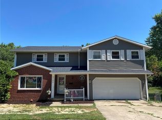 2184 N Oakcrest Ct, Decatur, IL 62526