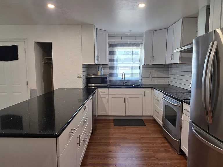 2713 W Dill Dr — Photo 3