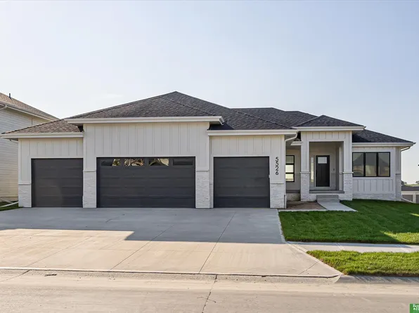 5702 N 213th Ave, Elkhorn, NE 68022