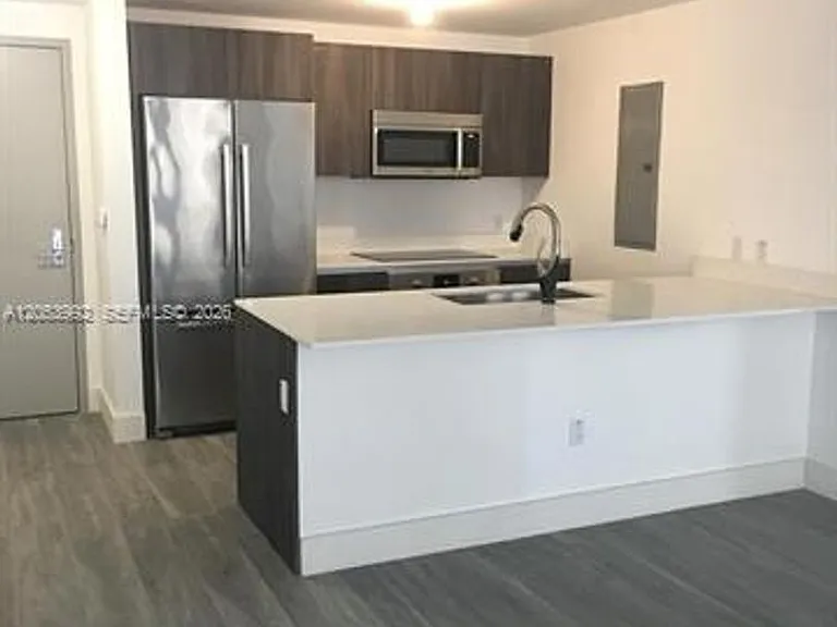 488 NE 18th St #CU-809 — Photo 5