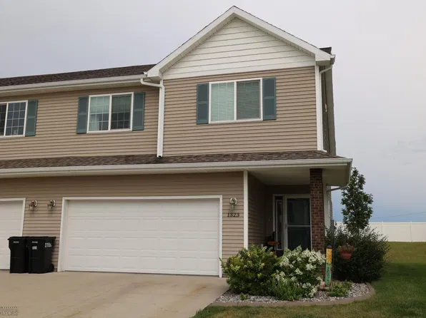1323 4th St NW, West Fargo, ND 58078