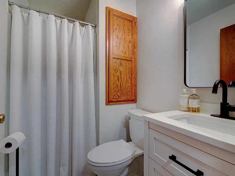 S79W17090 Pamela Ct — Photo 33