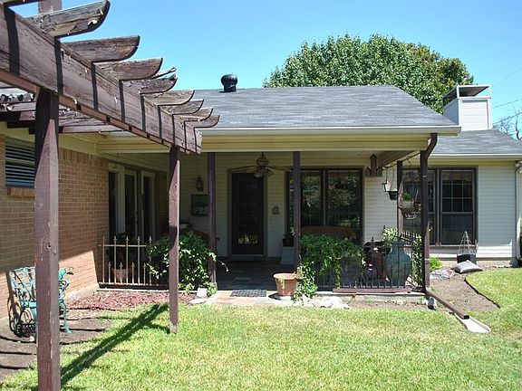 3rd image of 13904 Birchlawn Dr