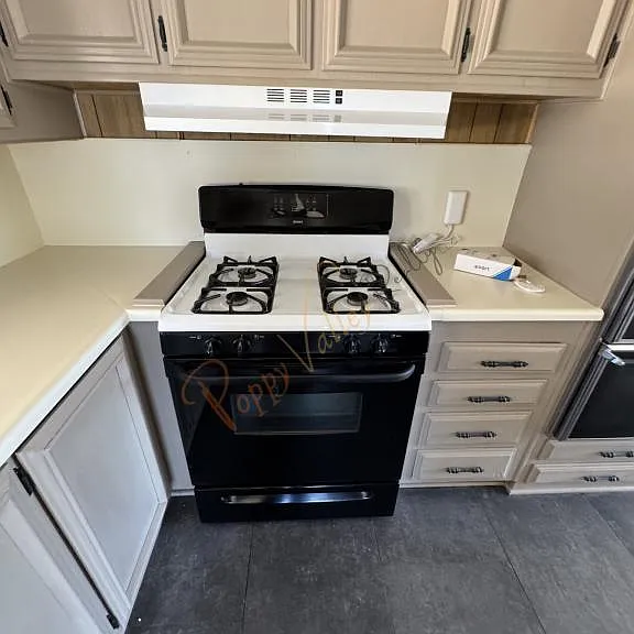 2380 Carver Ave — Photo 4