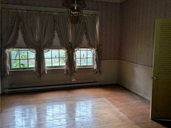 5th image of 251 Middlebrook Rd