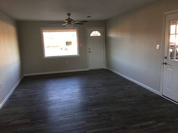 3rd image of 626 Lakeshore St