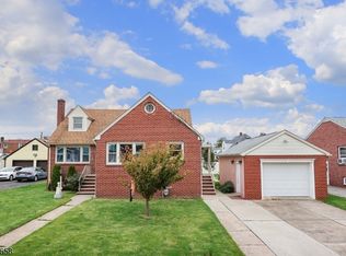 825 Dennis Pl, Linden City, NJ 07036