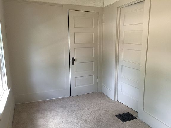 5th image of 805 E Boulder St APT 2